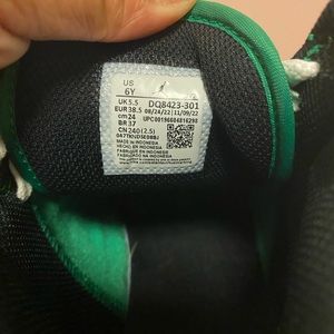 Jordan 1 Mid
Lucky Green size youth 6
